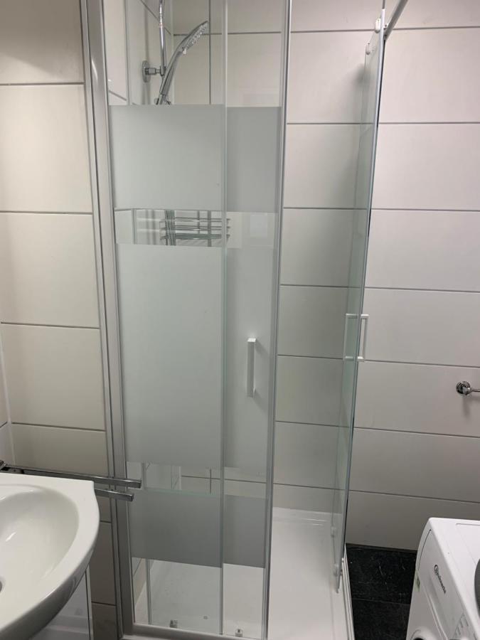 Neue Und Zentral Gelegene Wohnung In Штутгарт Экстерьер фото